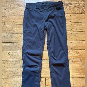 PrAna Halle Hiking Pants Womens Size 2 Gray Roll Up Stretch Lightweight Outdoor!